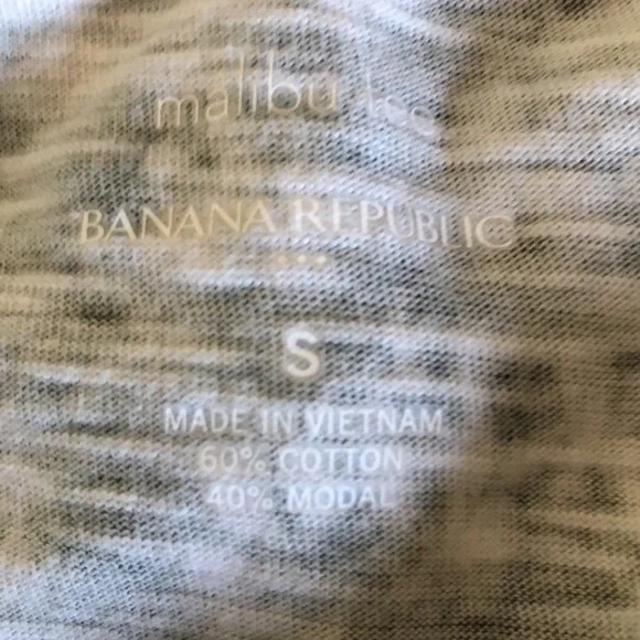 Banana Republic | women’s Malibu tee green and white floral - Picture 6 of 8